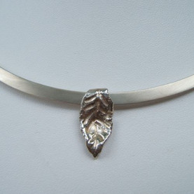 Collier spang grillig blad